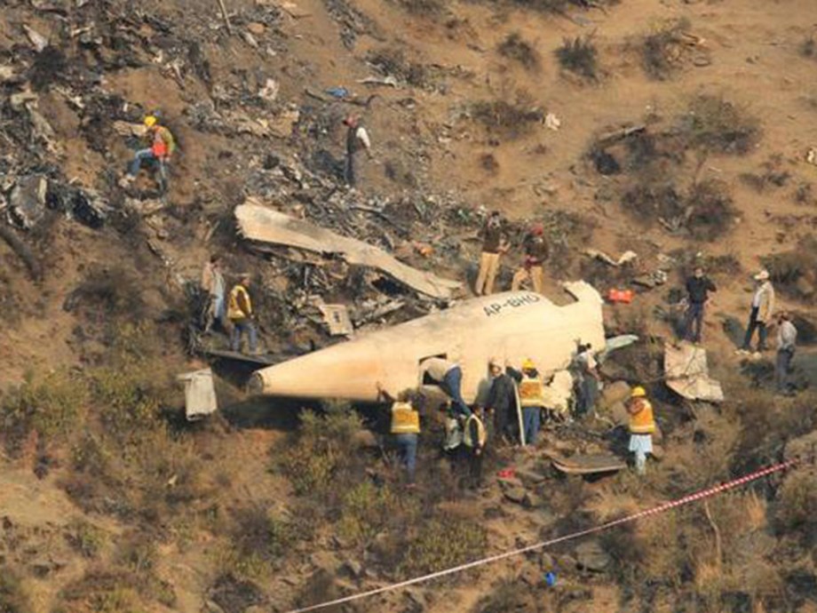 7 people killed as small plane with tourists crashes in Nazca Desert in Peru 7 people killed as small plane with tourists crashes in Nazca Desert in Peru