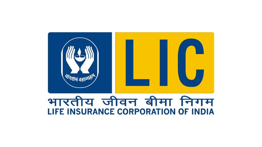 LIC presents Rs 2,441 cr dividend cheque to Sitharaman LIC presents Rs 2,441 cr dividend cheque to Sitharaman