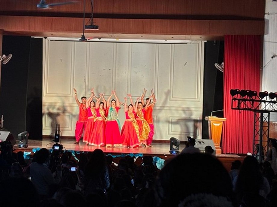 Popular Kathak dancer Yasmin Singh mesmerizes audience at Miranda House Popular Kathak dancer Yasmin Singh mesmerizes audience at Miranda House