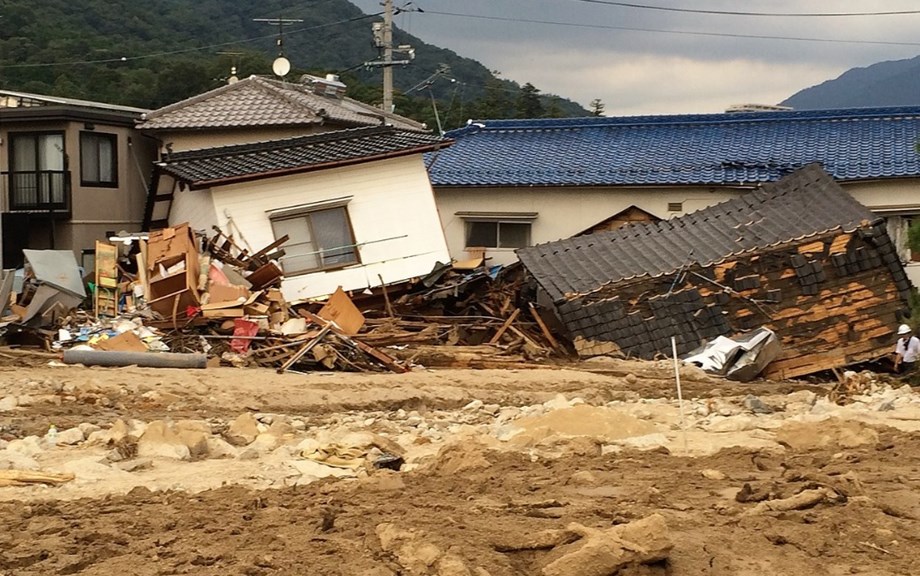 Heavy rains cause landslides and flooding in São Paulo, killing 18 Heavy rains cause landslides and flooding in São Paulo, killing 18