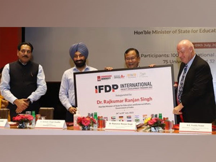 Government has set an ambitious target of 5 Lakh international students by 2024: Dr Rajkumar Ranjan Singh, Union MoS for External Affairs, & Education Government has set an ambitious target of 5 Lakh international students by 2024: Dr Rajkumar Ranjan Singh, Union MoS for External Affairs, & Education