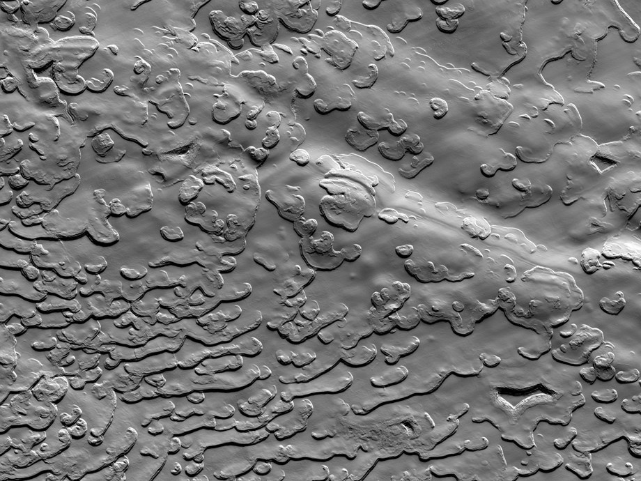 NASA's HiRISE camera investigates troughs at Mars' South Pole | Science ...