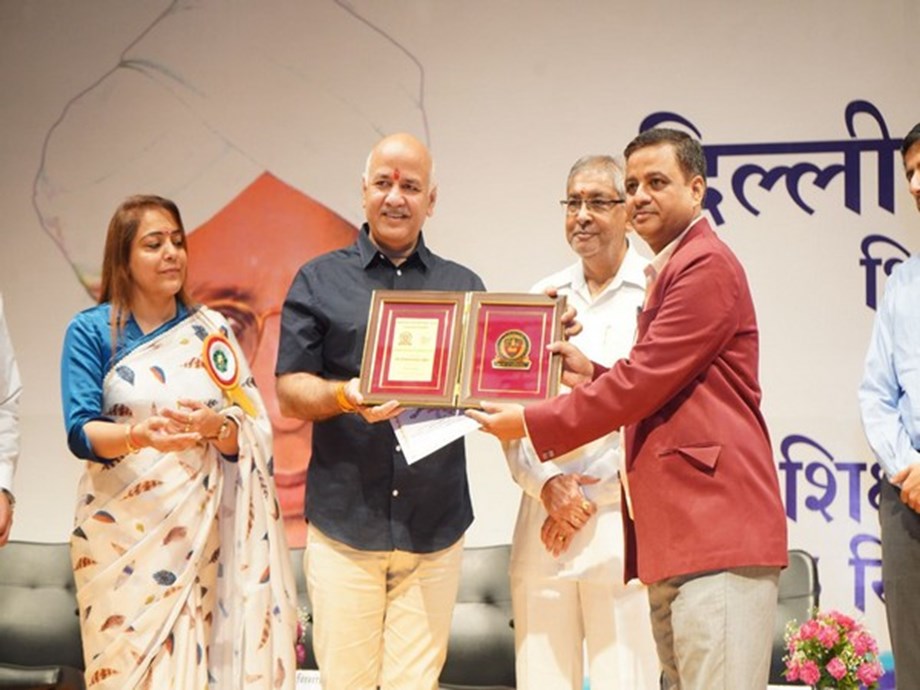 Manish Sisodia Advocates Higher Teacher Salaries to Propel India Towards 2047 Goals Manish Sisodia Advocates Higher Teacher Salaries to Propel India Towards 2047 Goals