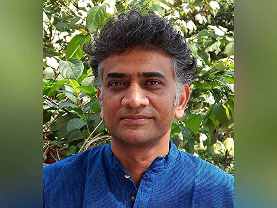 Amnesty India chair Aakar Patel says he was stopped from flying to US due to CBI lookout notice Amnesty India chair Aakar Patel says he was stopped from flying to US due to CBI lookout notice