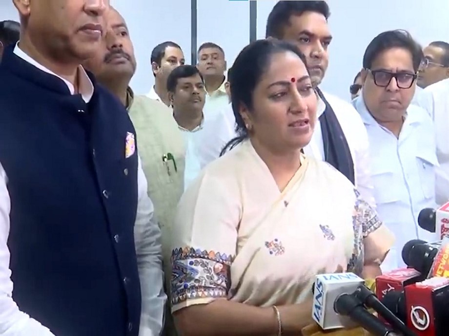 Delhi Heroes Honored: Ex Gratia for COVID-19 Warriors Delhi Heroes Honored: Ex Gratia for COVID-19 Warriors