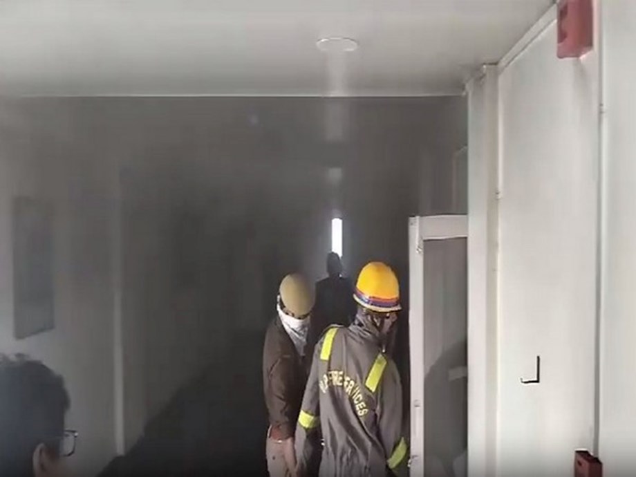 Uttar Pradesh: Fire breaks out at hotel in Lucknow Uttar Pradesh: Fire breaks out at hotel in Lucknow