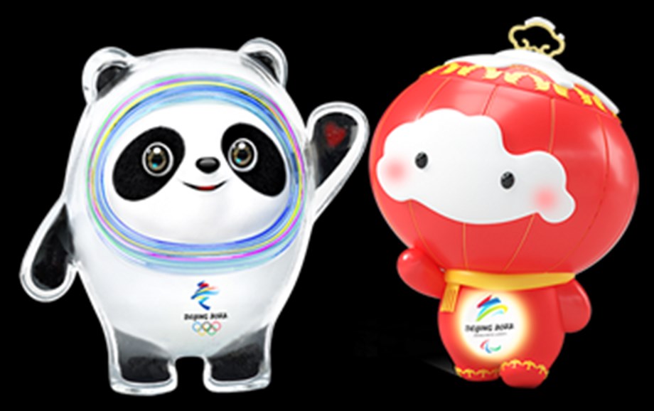 Olympics-Mascot diehards, scalpers camp out for Bing Dwen Dwen dolls Olympics-Mascot diehards, scalpers camp out for Bing Dwen Dwen dolls