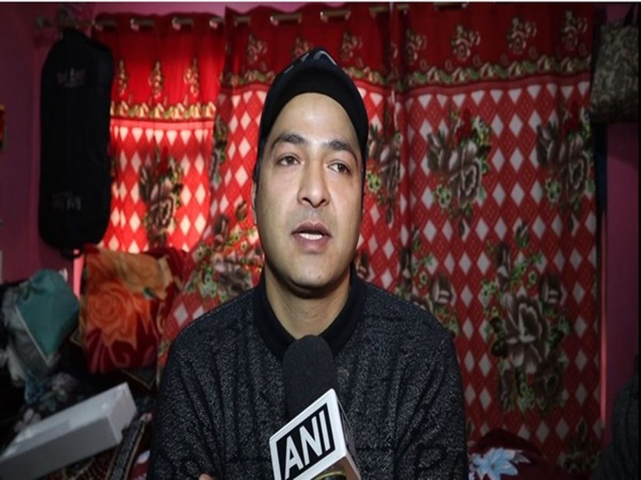 Modi aayehain: Young singer from Kashmir composes song praising PM Modi aayehain: Young singer from Kashmir composes song praising PM