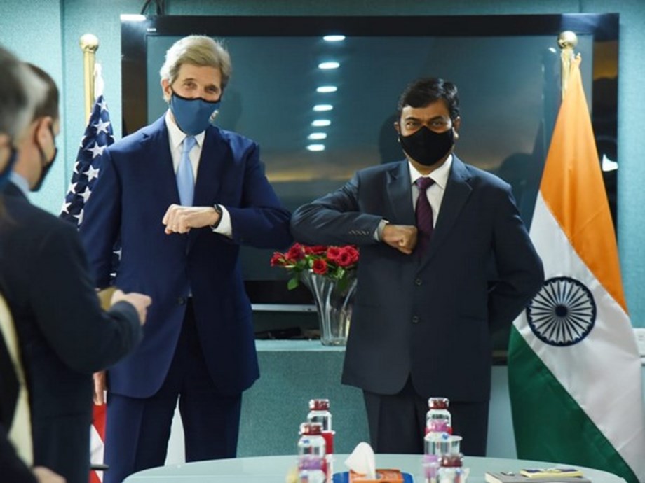 MoS RK Singh meets John Kerry, discusses energy transition and emission reduction MoS RK Singh meets John Kerry, discusses energy transition and emission reduction
