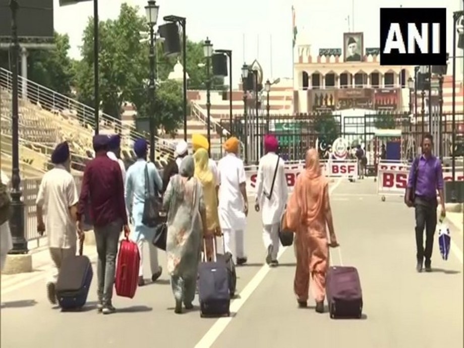 India, Pak should grant on-arrival visas to Sikhs wishing to visit shrines on both sides: Akal Takht jathedar India, Pak should grant on-arrival visas to Sikhs wishing to visit shrines on both sides: Akal Takht jathedar