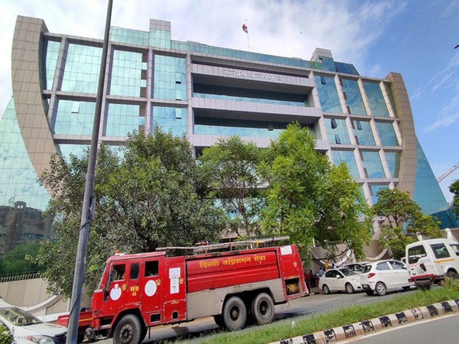 CBI arrests senior Power Grid official, five others in bribery case CBI arrests senior Power Grid official, five others in bribery case