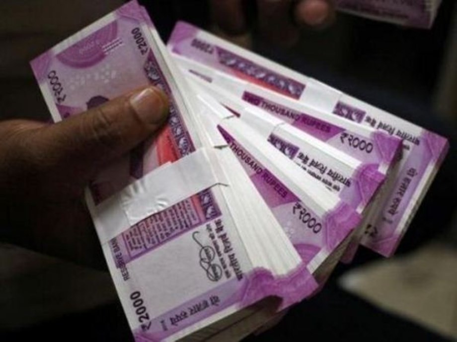 MP: Labour officer caught taking Rs 50,000 bribe in Mandla district MP: Labour officer caught taking Rs 50,000 bribe in Mandla district
