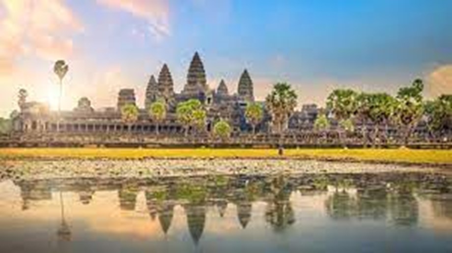 Cambodia closes Angkor temples as outbreak grows Cambodia closes Angkor temples as outbreak grows