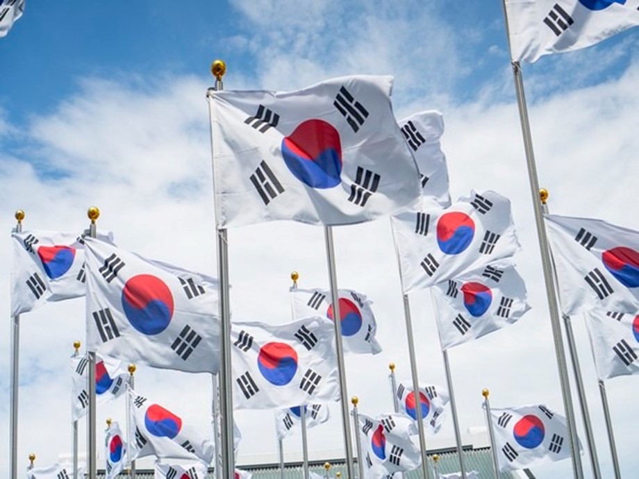 한국 여당은 6개월간 리더 멤버십을 중단