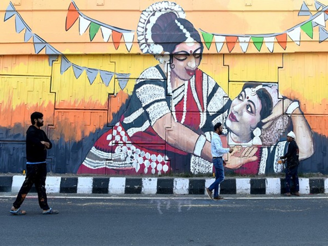 2 die as earth caves in at construction site in TN | Science-Environment