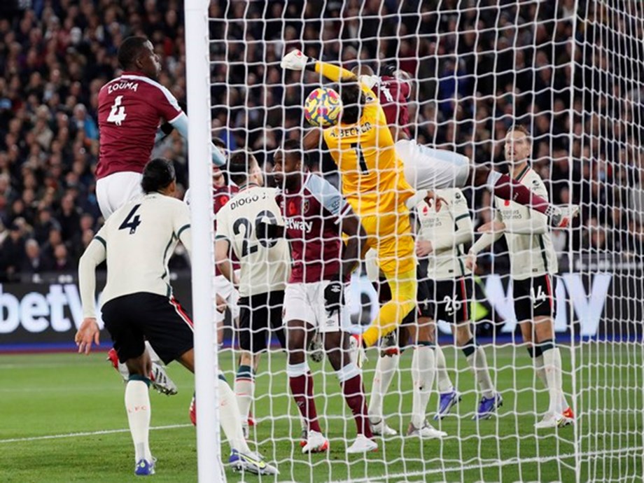 PL: West Ham leapfrog Liverpool, Arsenal beat Watford; Spurs held by Everton PL: West Ham leapfrog Liverpool, Arsenal beat Watford; Spurs held by Everton