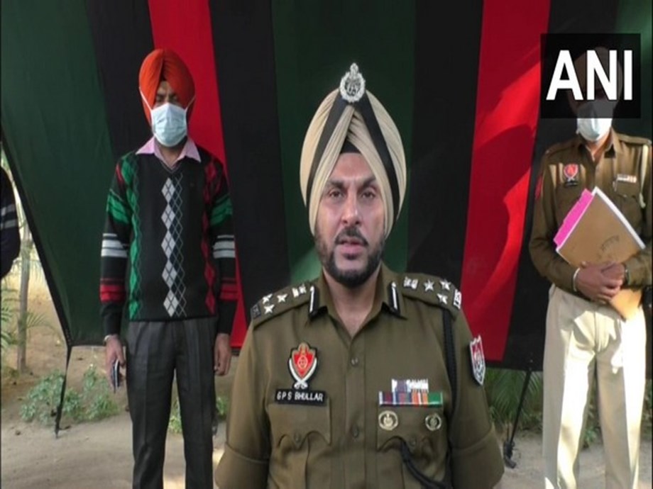 3 held for robbery in Ludhiana; cash, pistol recovered 3 held for robbery in Ludhiana; cash, pistol recovered