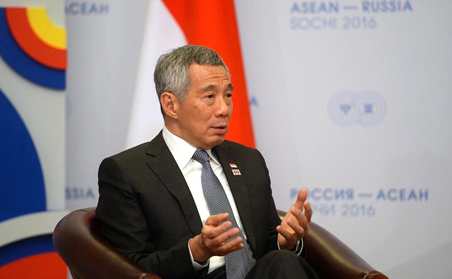 Singapore tracking Omicron COVID-19 variant ‘very closely’: PM Lee Singapore tracking Omicron COVID-19 variant ‘very closely’: PM Lee