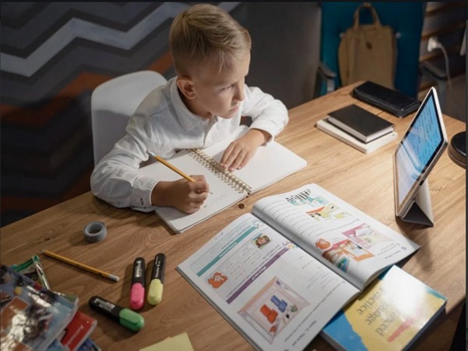 Researchers find effective way to support learning, keep kids engaged longer Researchers find effective way to support learning, keep kids engaged longer