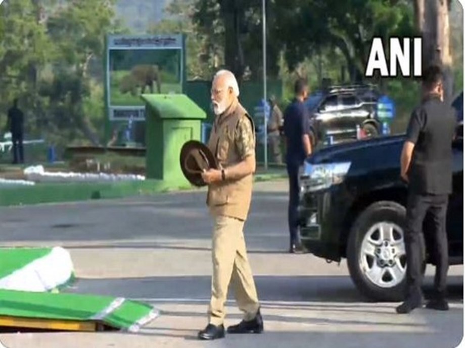 PM Modi arrives at Bandipur Tiger Reserve in Karnataka PM Modi arrives at Bandipur Tiger Reserve in Karnataka