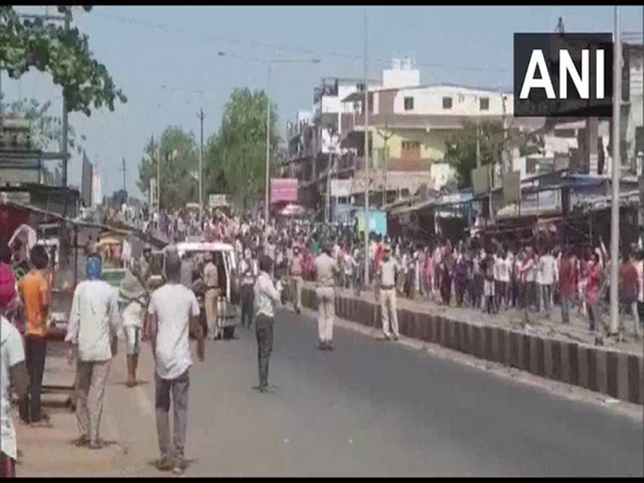 Around 60 migrant workers arrested for protesting in Surat | Law-Order