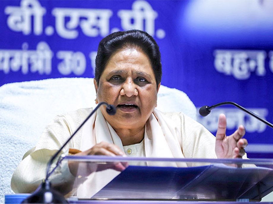 Mayawati Calls for Swift Action After Gas Cylinder Placed on Railway Track Averts Major Tragedy Mayawati Calls for Swift Action After Gas Cylinder Placed on Railway Track Averts Major Tragedy