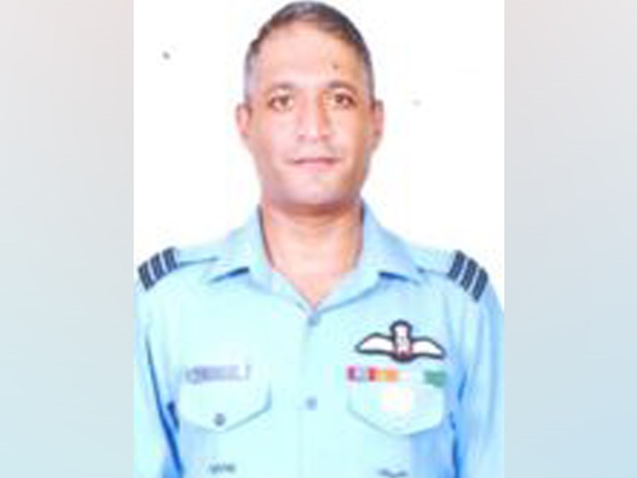 Chopper crash: Lone survivor IAF Group Captain on life support, says Rajnath Singh Chopper crash: Lone survivor IAF Group Captain on life support, says Rajnath Singh