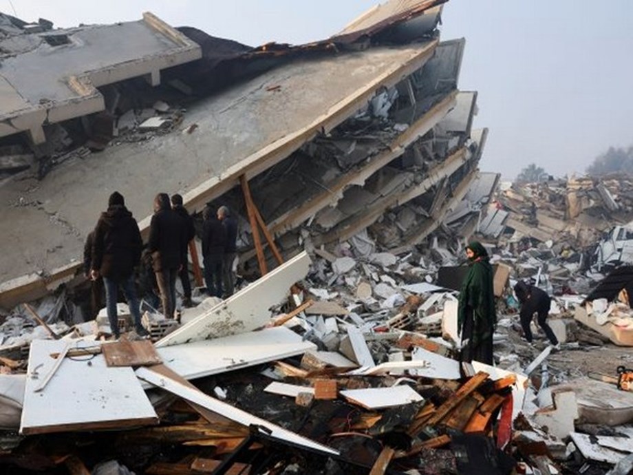 Three people are saved alive after 13 days under the rubble