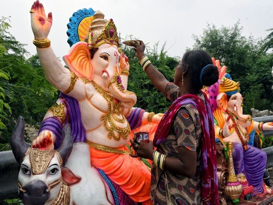 Ganesh festival: Must for people to immerse PoP idols in artificial lakes, says Mumbai civic body Ganesh festival: Must for people to immerse PoP idols in artificial lakes, says Mumbai civic body