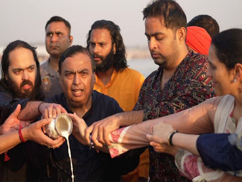 Mukesh Ambani Joins Millions in Spiritual Maha Kumbh Pilgrimage Mukesh Ambani Joins Millions in Spiritual Maha Kumbh Pilgrimage