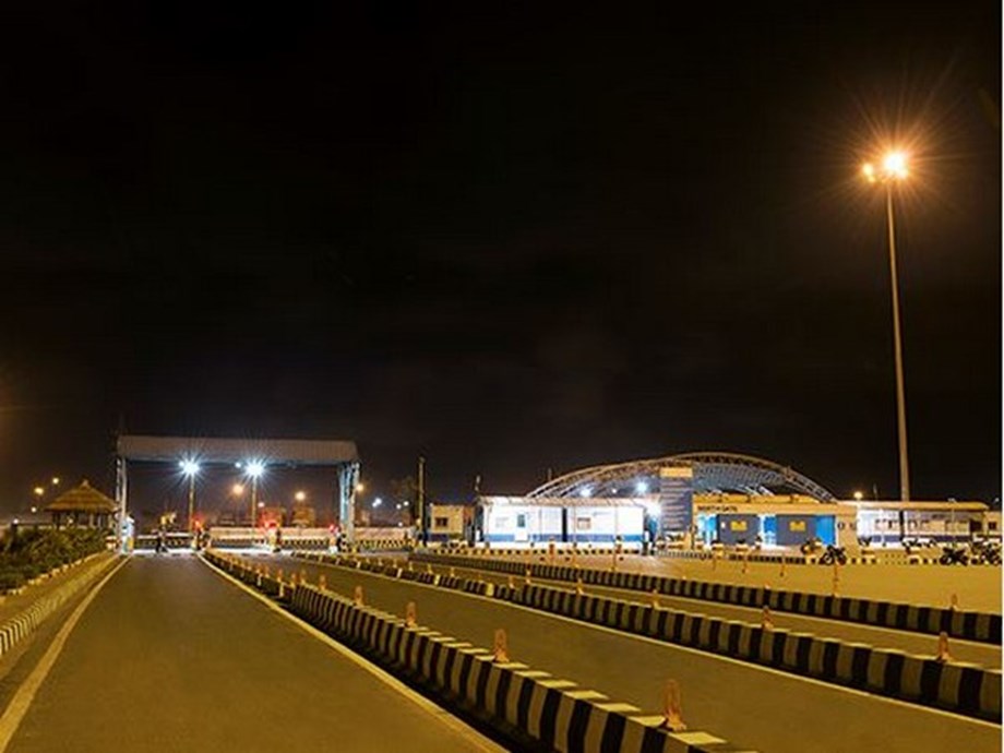 Maha minister holds meet to review road condition, health services in Palghar Maha minister holds meet to review road condition, health services in Palghar