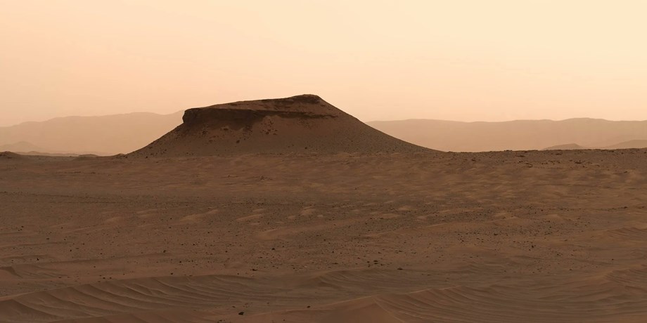 De Perseverance-rover op Mars legt een adembenemend uitzicht op de Kodiak Mesa bij de Jezero-krater vast