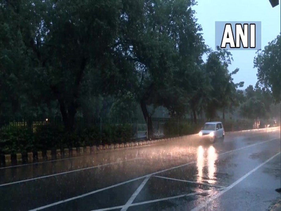 Rain lashes parts of Delhi Rain lashes parts of Delhi