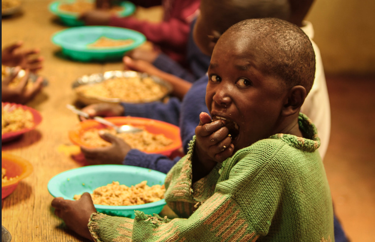 Африканские дети Голодные. Дети Африки Голодные бедные. Еда африканцев. Голод hunger