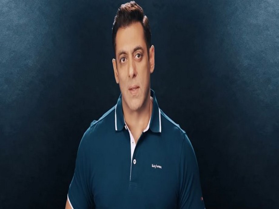 Salman Khan bitten by non-venomous snake Salman Khan bitten by non-venomous snake