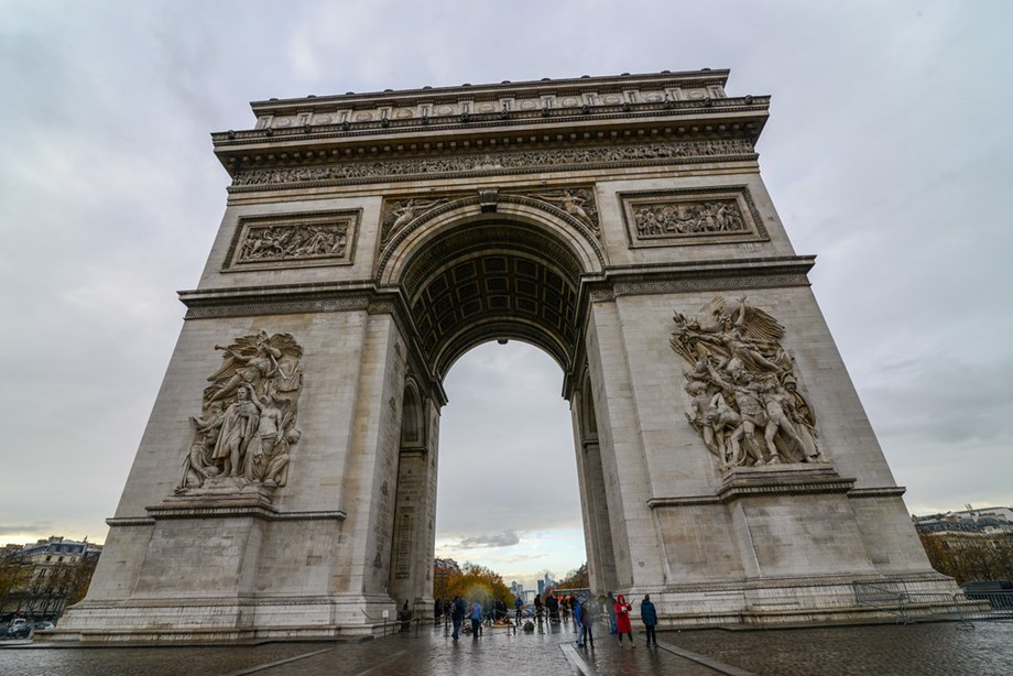 Photo of ‘Big Grey Elephant’: L’Arc de Triomphe à Paris est terminé