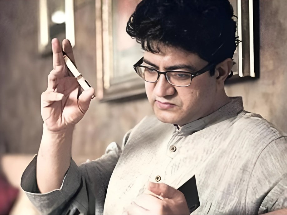 Prasoon Joshi: Honored with Mahakavi Neeraj Samman and IAA Hall of Fame Induction Prasoon Joshi: Honored with Mahakavi Neeraj Samman and IAA Hall of Fame Induction