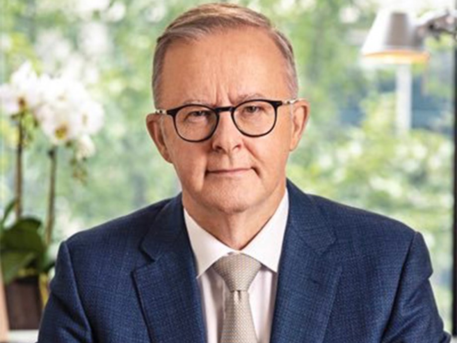 Australia Sets Global Benchmark with Social Media Ban for Minors Australia Sets Global Benchmark with Social Media Ban for Minors