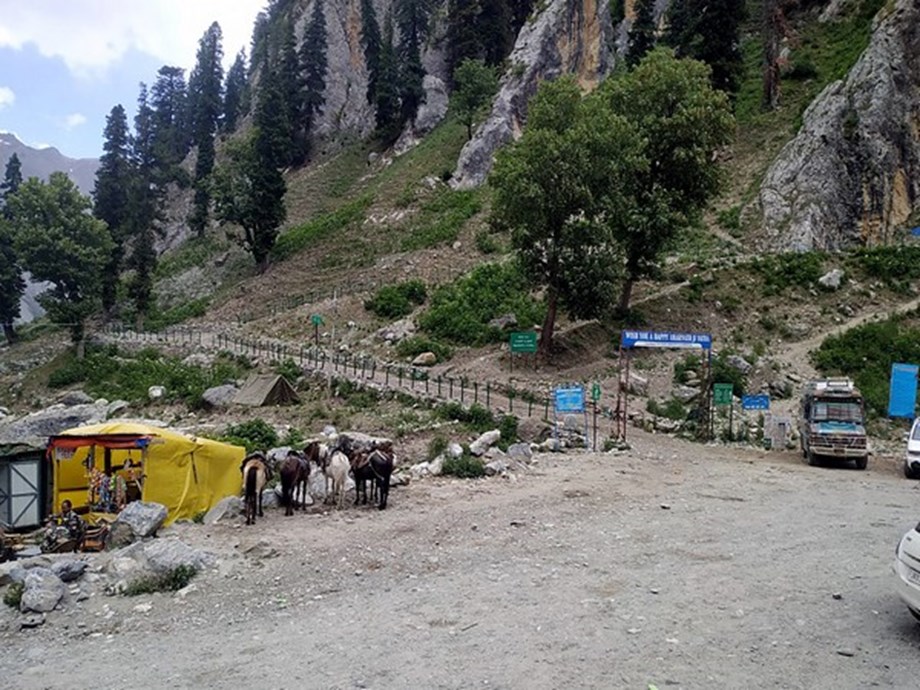 J&K chief secretary reviews arrangement for Amarnath Yatra J&K chief secretary reviews arrangement for Amarnath Yatra