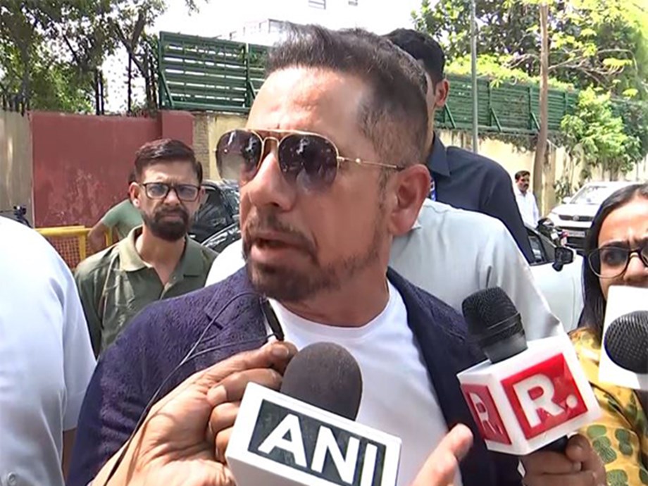 Robert Vadra Faces ED in Haryana Land Deal Probe Amid Political Accusations Robert Vadra Faces ED in Haryana Land Deal Probe Amid Political Accusations