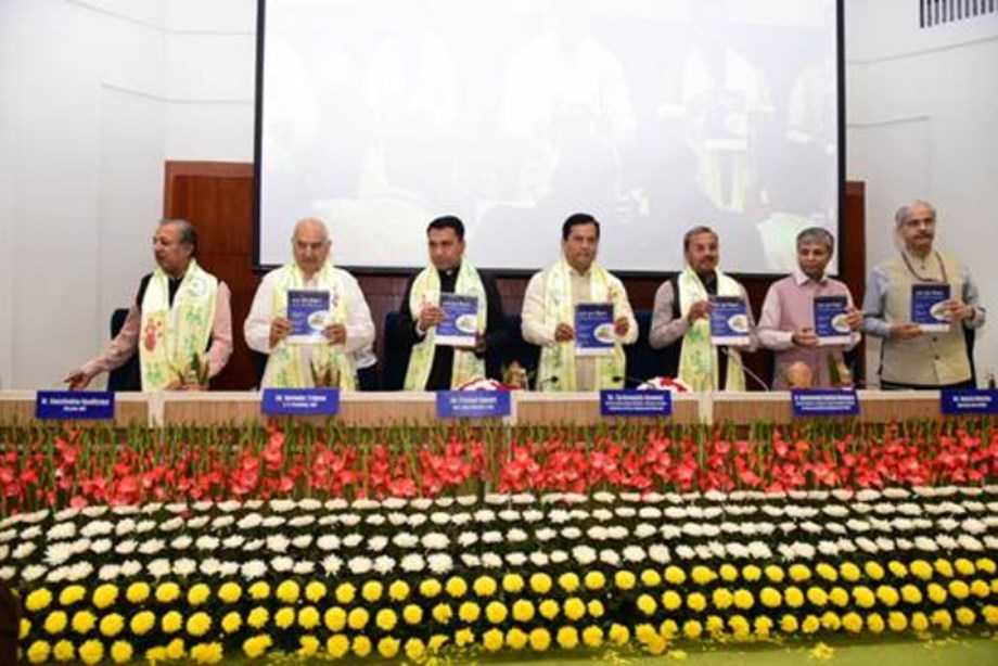 Ayurveda graduates should become volunteers to take Ayurveda to every corner of world Ayurveda graduates should become volunteers to take Ayurveda to every corner of world