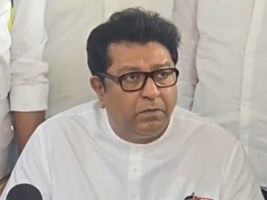 MNS Chief Raj Thackeray Threatens School Shutdowns over Mandatory Hindi MNS Chief Raj Thackeray Threatens School Shutdowns over Mandatory Hindi