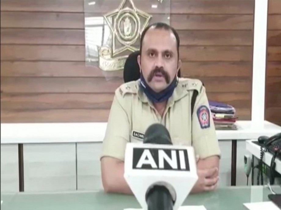 Maharashtra: 3 people including Gram Sevak defrauded Gram Panchayat using forged documents Maharashtra: 3 people including Gram Sevak defrauded Gram Panchayat using forged documents