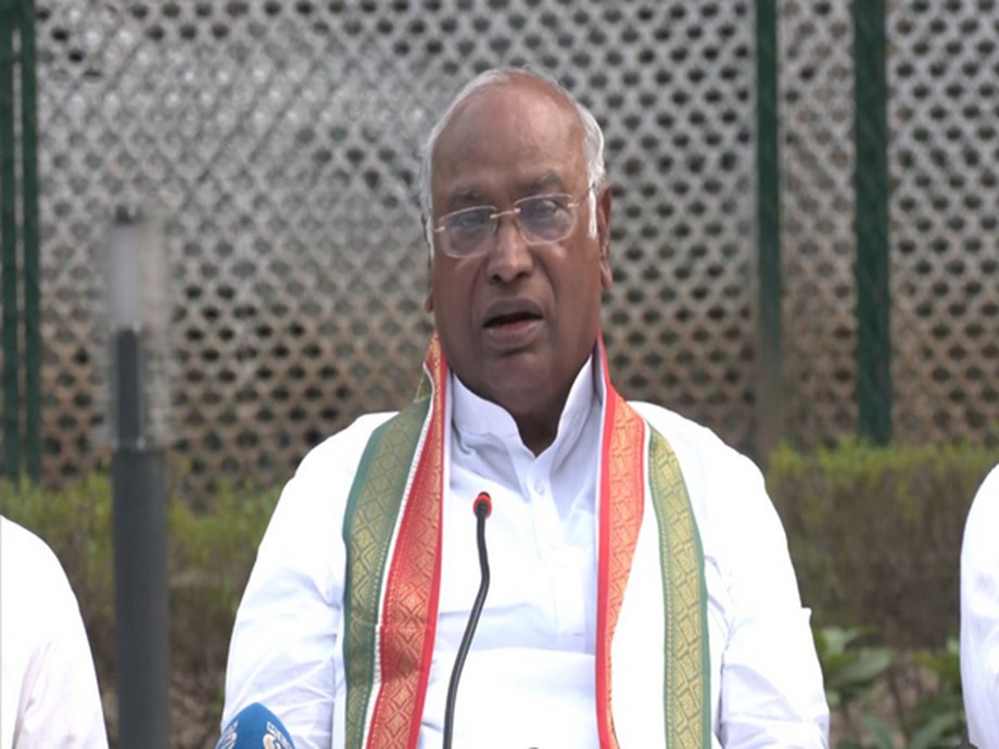 Kharge slams govt over price rise, unemployment Kharge slams govt over price rise, unemployment