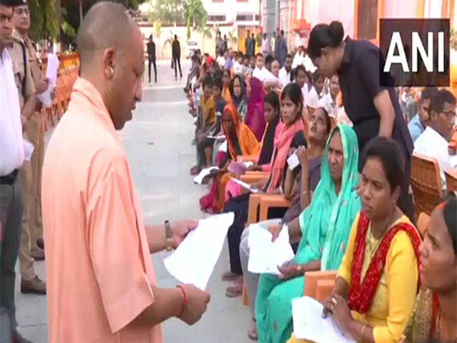 CM Yogi Unveils Rs 1,500 Crore Development Projects in Gorakhpur CM Yogi Unveils Rs 1,500 Crore Development Projects in Gorakhpur