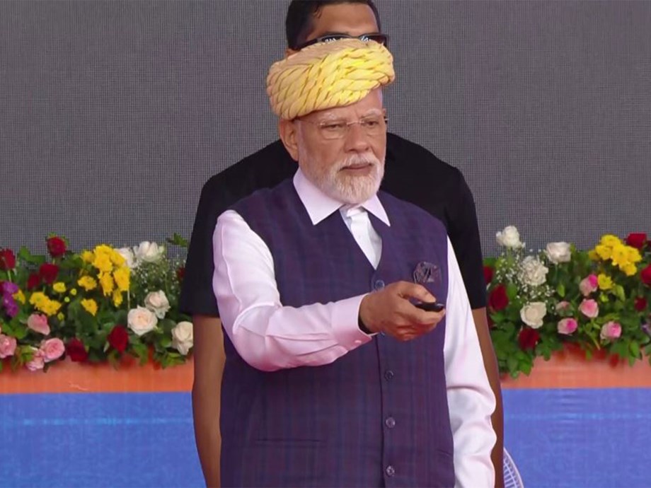 PM Modi Unveils Over Rs 34,200 Crore Worth Development Projects at Samudra se Samriddhi PM Modi Unveils Over Rs 34,200 Crore Worth Development Projects at Samudra se Samriddhi