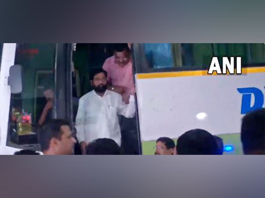 Maharashtra political crisis: Eknath Shinde with 33 Sena MLAs, 7 Independents leave Gujarat for Assam Maharashtra political crisis: Eknath Shinde with 33 Sena MLAs, 7 Independents leave Gujarat for Assam