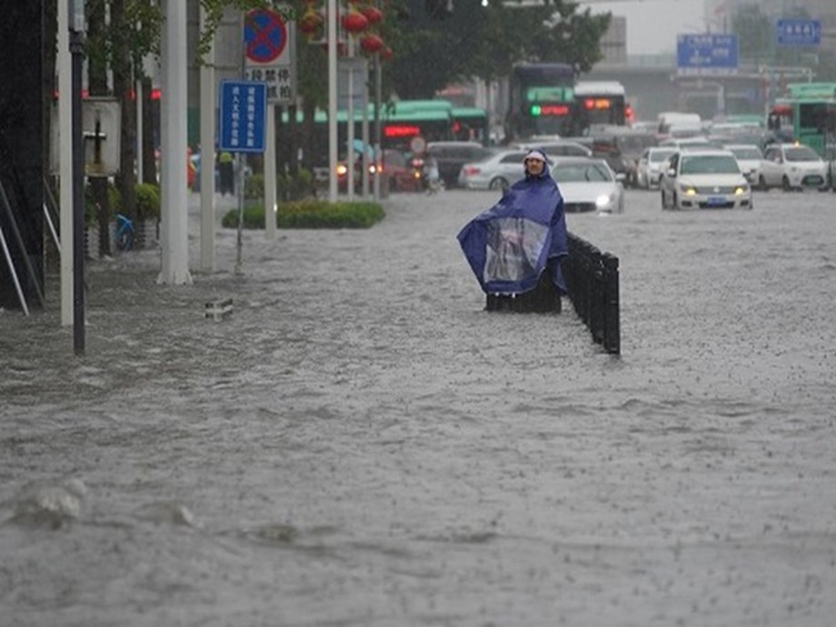 China detains five for minimising flood deaths China detains five for minimising flood deaths