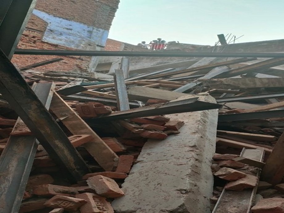 Mumbai: Woman injured in house collapse in Dharavi, nearby rooms vacated Mumbai: Woman injured in house collapse in Dharavi, nearby rooms vacated