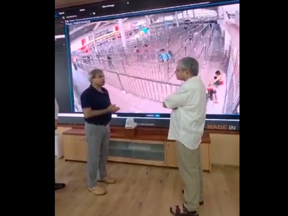 Indian Railways Festive Boost: Record Special Trains Ensure Seamless Travel Indian Railways Festive Boost: Record Special Trains Ensure Seamless Travel